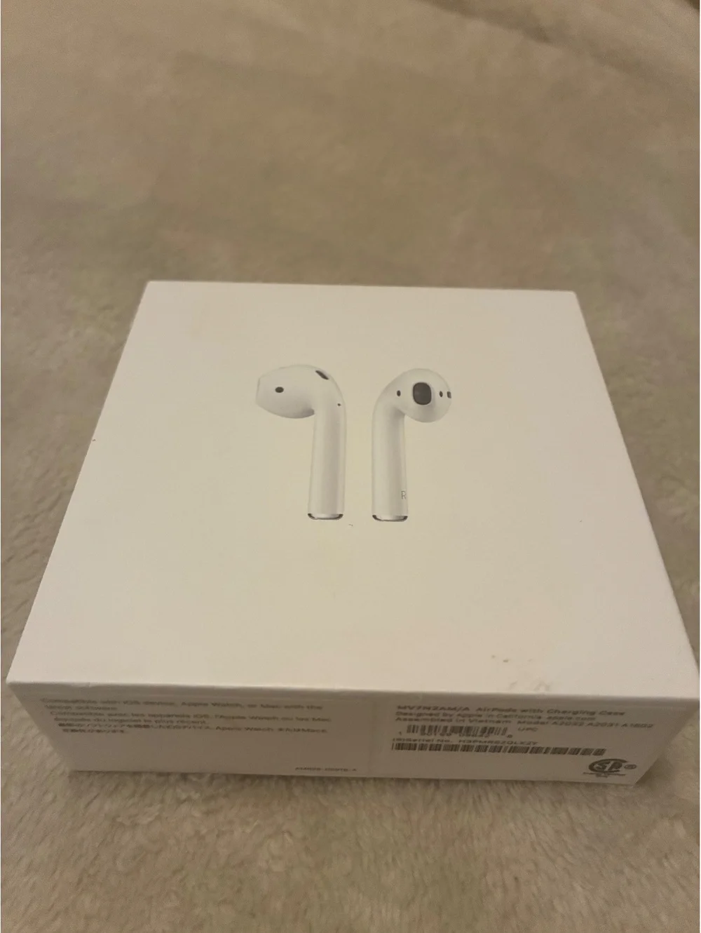 Apple AirPods with Charging Case MV7N2AM/A